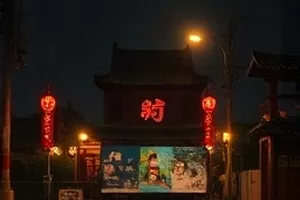 《手语翻译官》封面，双手比划手语的近景特写